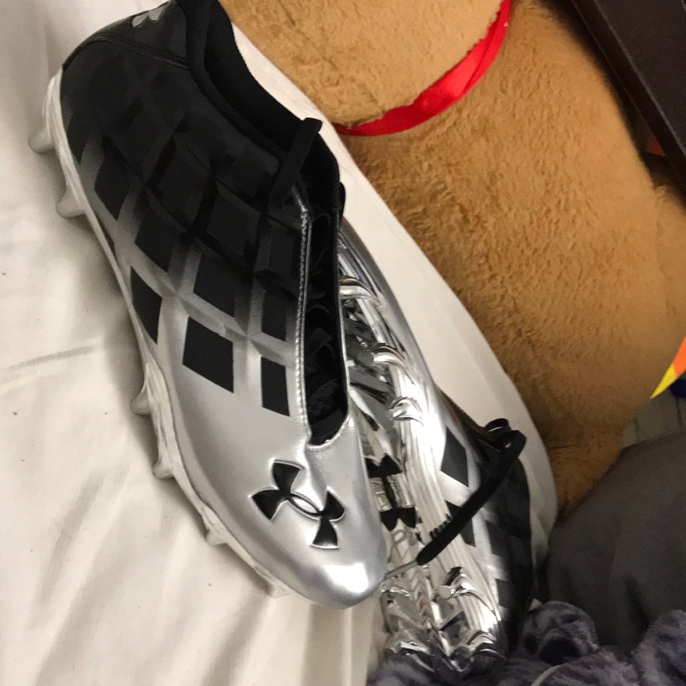 Football cleats